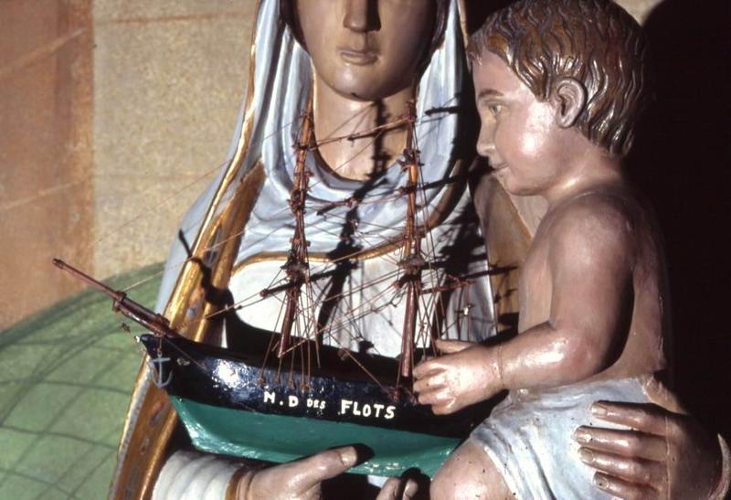 statue : Vierge à l'Enfant et maquette ex-voto n°1 d'un brick dit Notre-Dame-des-Flots