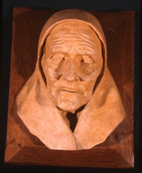 sculpture : Visage de vieille femme n°2 - © Monuments historiques