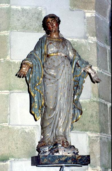 statue : Vierge foulant aux pieds un serpent - © Monuments historiques