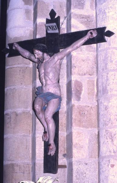 statue : Christ en croix - © Monuments historiques