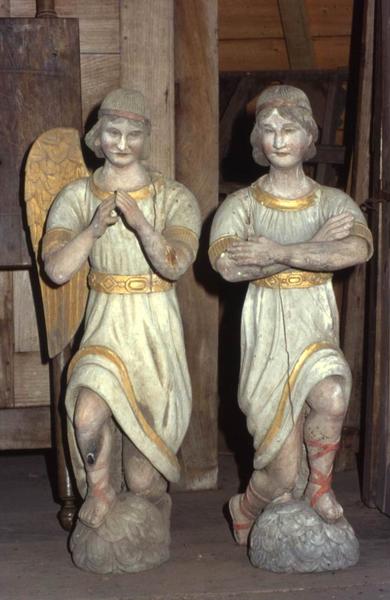 Deux statues : Anges adorateurs