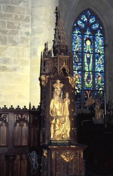 socle et dais de la statue de la Vierge ouvrante et de Sainte Anne - © Monuments historiques