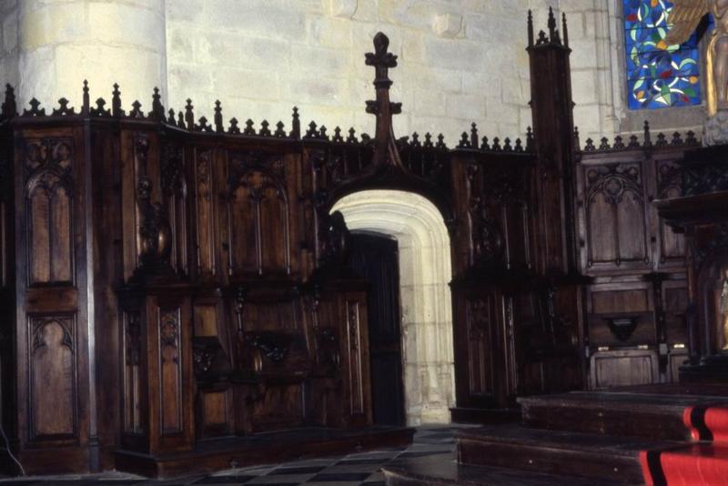 stalles et lambris de revêtement (boiseries du choeur) - © Monuments historiques