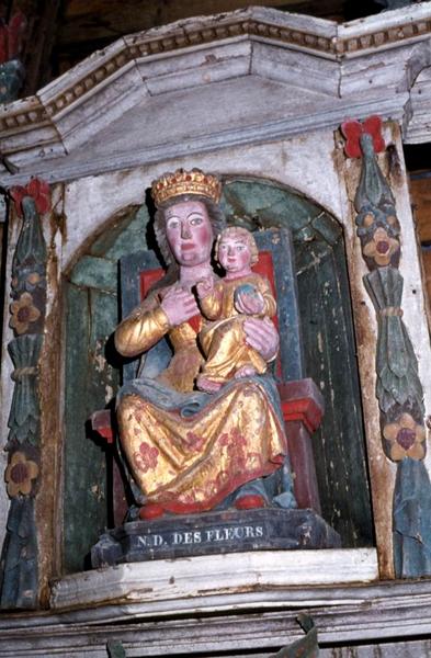 ensemble formé par l'autel, le retable et trois statues : Saint Salomon, Saint André et Vierge à l'Enfant - © Monuments historiques