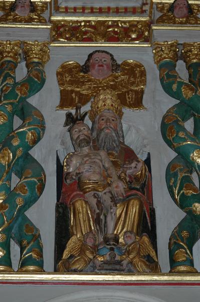 retable du maître-autel et trois statues : La Trinité, Saint Pierre et Saint Paul - © Monuments historiques