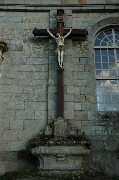 statue : Christ en croix - © Monuments historiques