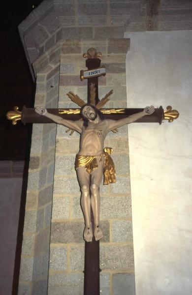 statue : Christ en croix - © Monuments historiques