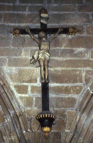 statue : Christ en croix - © Monuments historiques