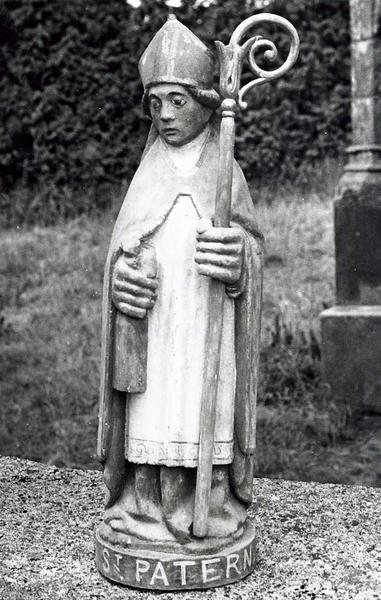 ensemble de sept statues (statuettes) : Saint Patern