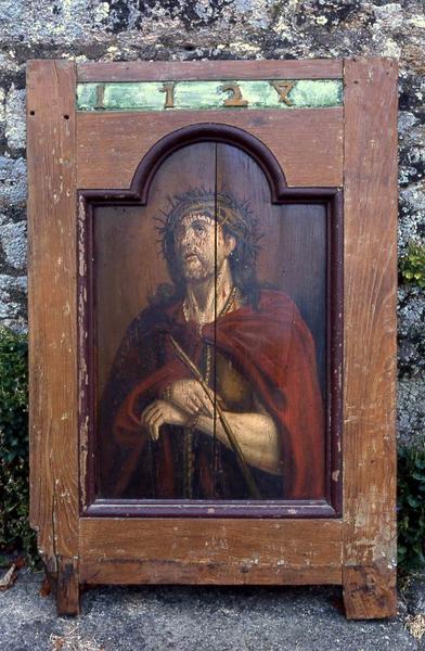 deux tableaux (panneaux peints) : Vierge en prière et Christ outragé - © Monuments historiques