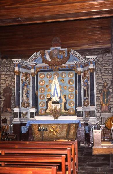 autel et retable du croisillon nord, ses deux statues : Saint François et Saint Marc et son tableau : Le Rosaire