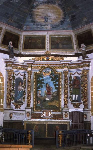 autel (maître-autel) avec son devant d'autel : Vierge et Christ, et retable avec son bas-relief : Saint Isidore, ses quatre statues : Vierge à l'Enfant, Saint Isidore et deux Saintes Femmes - © Monuments historiques