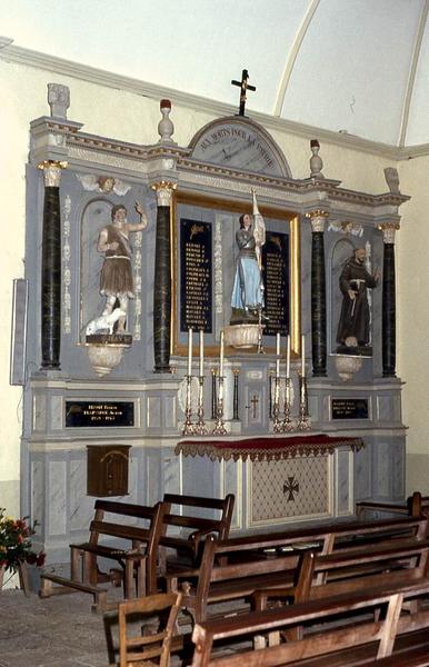 retable latéral sud et deux statues : Saint Jean-Baptiste et Saint François d'Assise