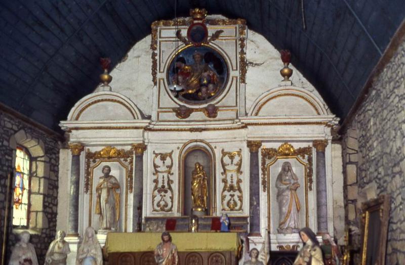 autel (maître-autel), retable et trois statues : Saint Joachim, Sainte Anne et Vierge à l'Enfant - © Monuments historiques