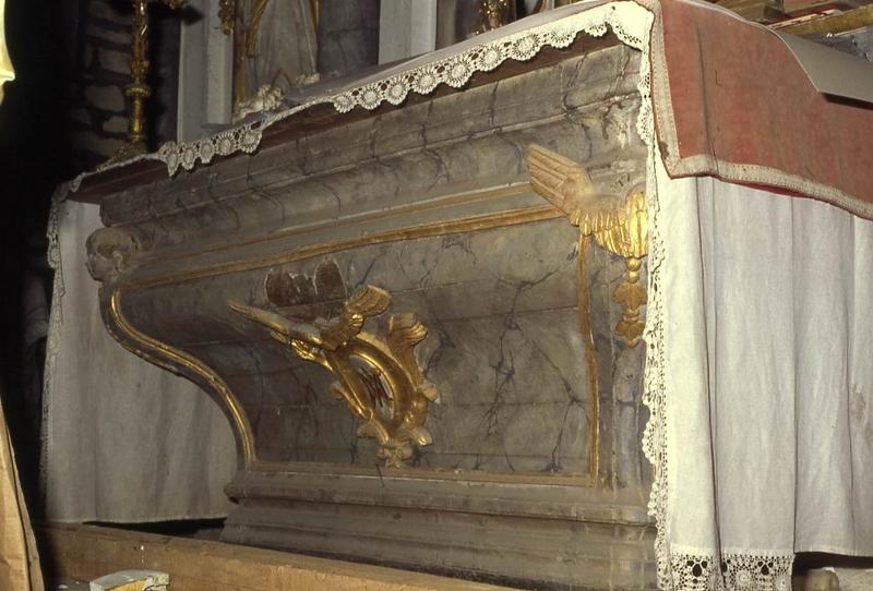 autel (maître-autel), retable et trois statues : Saint Joachim, Sainte Anne et Vierge à l'Enfant - © Monuments historiques