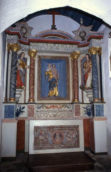 Retable de la chapelle nord et ses trois statues : Sainte Catherine, Sainte Marguerite et Vierge à l'Enfant