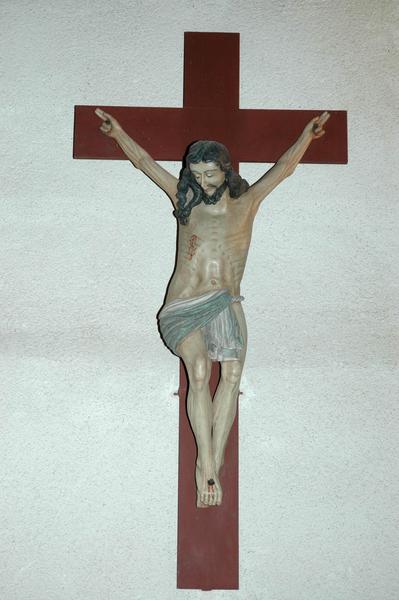 statue : Christ en croix