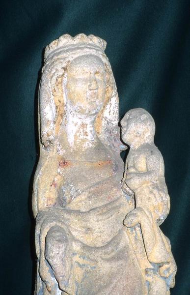statue : Vierge à l'Enfant