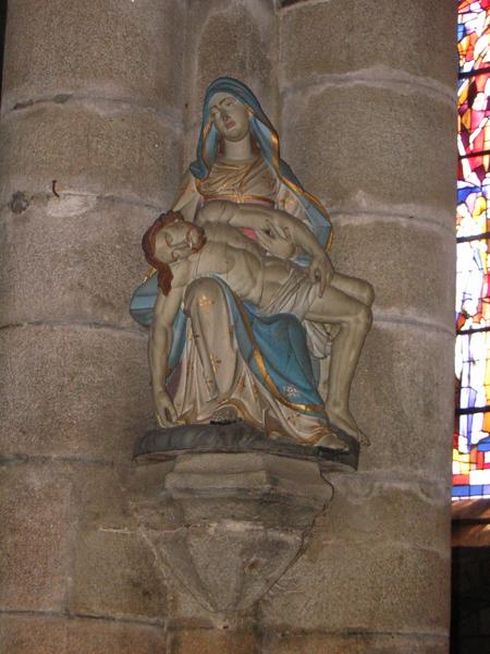 groupe sculpté : Vierge de Pitié - © Monuments historiques