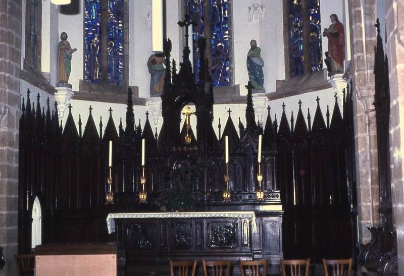 ensemble du décor néo-gothique du choeur - © Monuments historiques