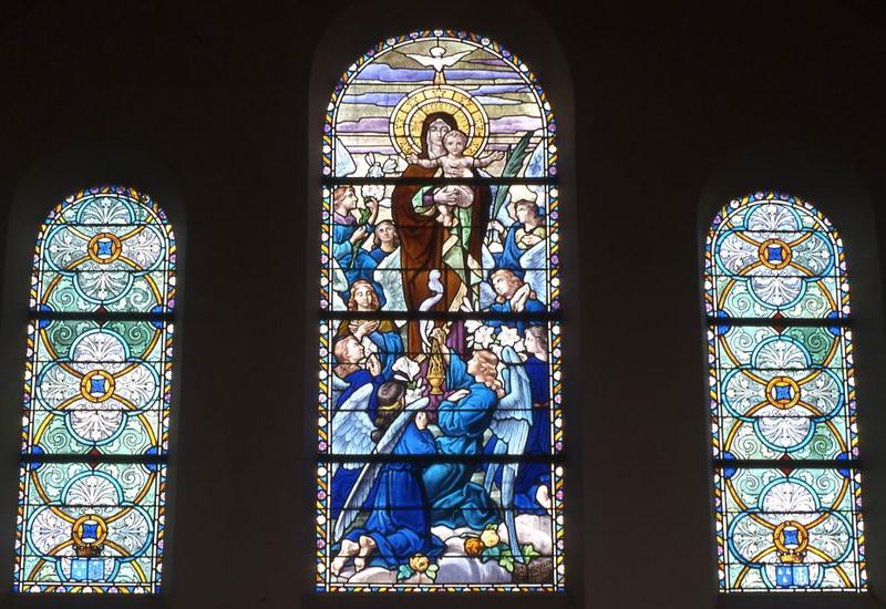 verrière du transept : La Vierge présentant son fils aux anges - © Monuments historiques