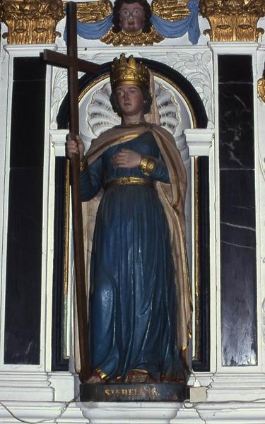 autel et retable du transept nord et ses deux statues :Sainte Hélène