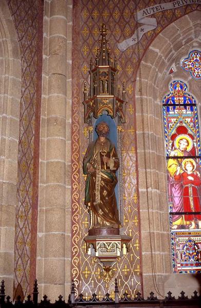 Deux statues du choeur avec culots et dais : Saint Pierre et Saint Paul
