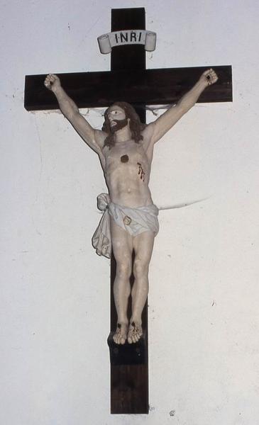 Statue : Christ en croix