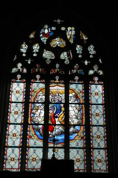 trois verrières:hommage du recteur à Notre-Dame de la Houssaye, 1902 - © Monuments historiques