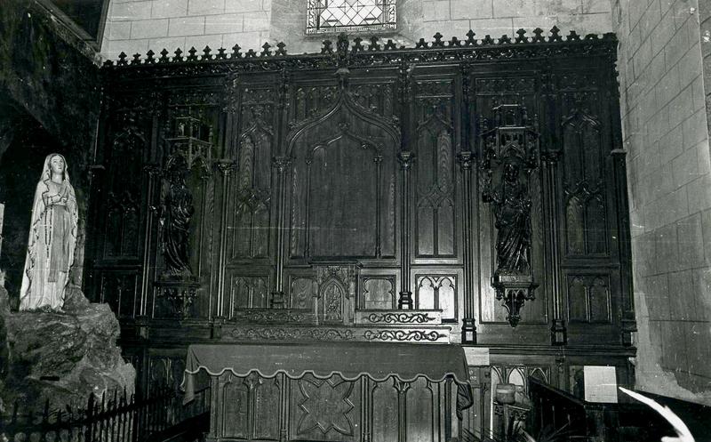 retable et autel du transept sud, et deux statues : Sainte Anne et Saint Joachim - © Monuments historiques