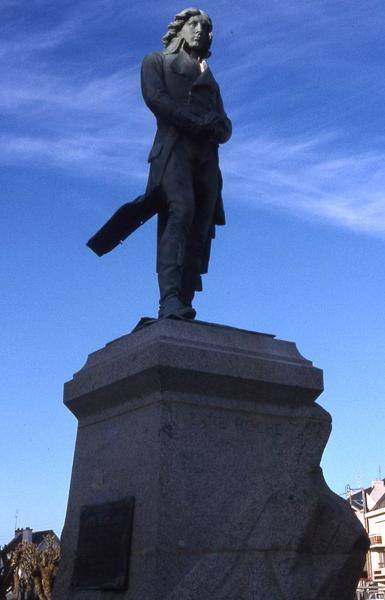 statue : Général Hoche, détail - © Monuments historiques