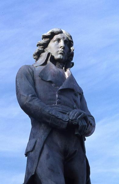 statue : Général Hoche, détail - © Monuments historiques