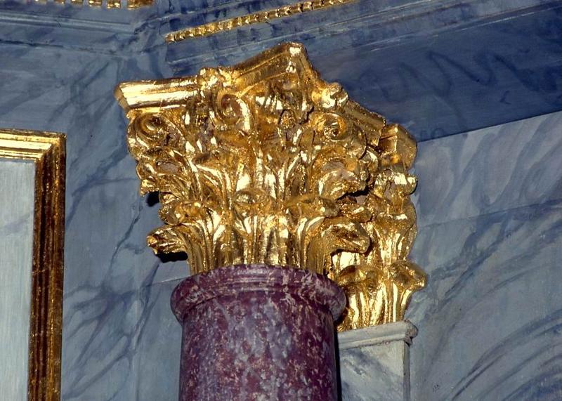 retable du croisillon nord : chapiteau