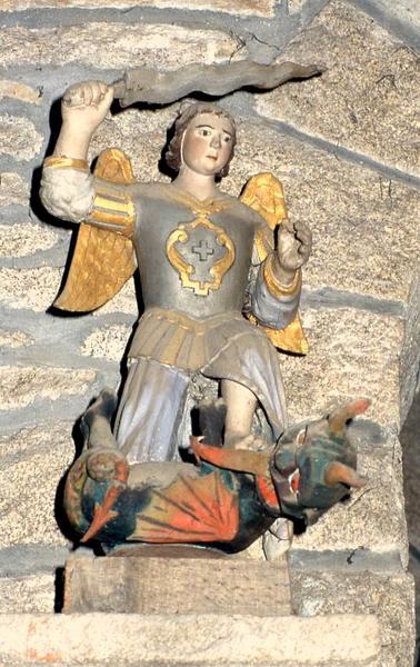 groupe sculpté : Saint Michel - © Monuments historiques
