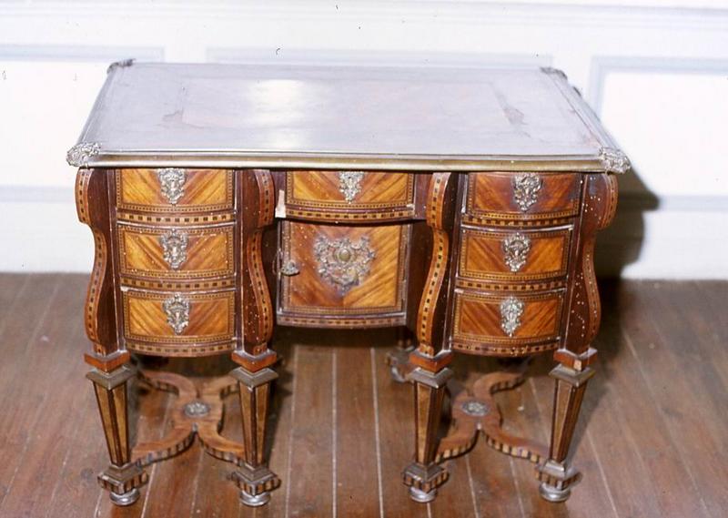 bureau (bureau Mazarin à huit pieds) - © Monuments historiques