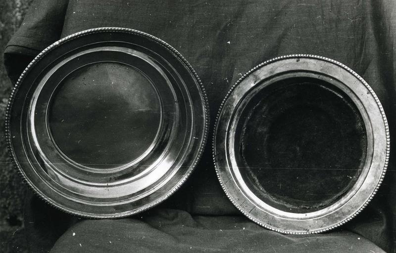 deux plats de quête - © Monuments historiques