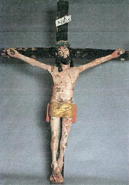 Statue : Christ en croix