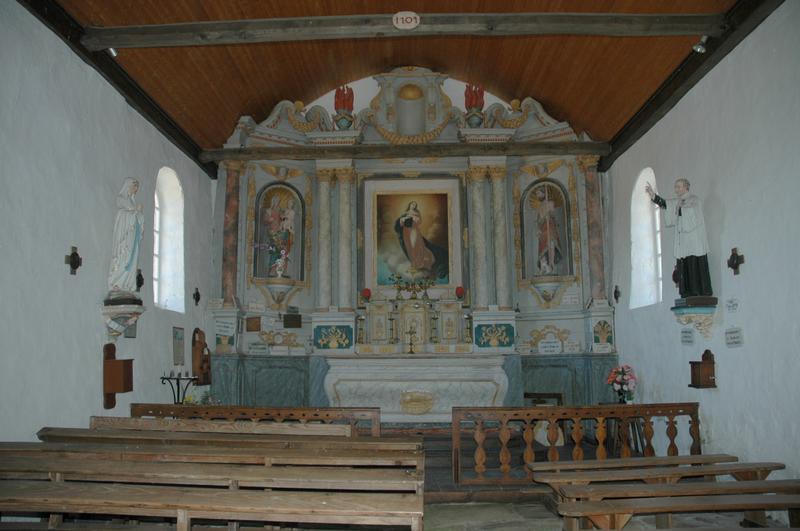 autel, retable et deux statues : Vierge à l'Enfant et Saint Jean-Baptiste - © Monuments historiques