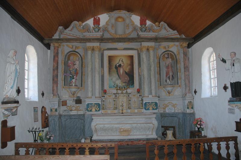 autel, retable et deux statues : Vierge à l'Enfant et Saint Jean-Baptiste - © Monuments historiques