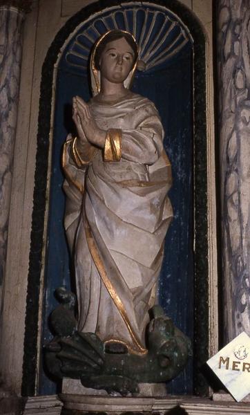 retable latéral nord et deux statues :  Sainte Marguerite