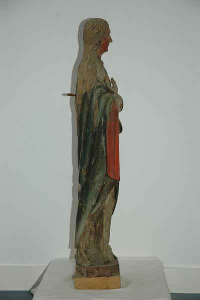 statue : Sainte Madeleine