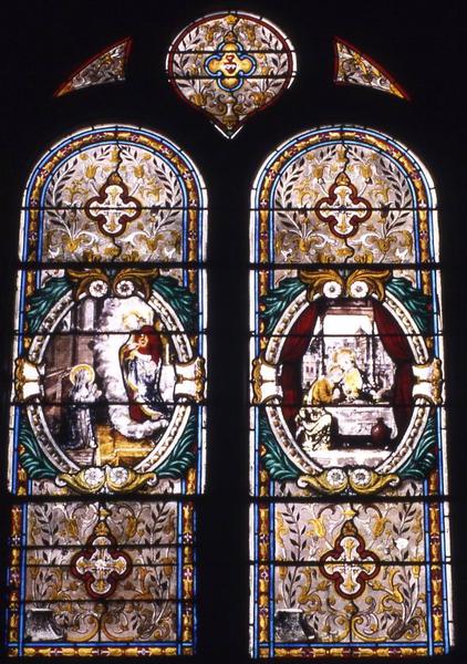 verrière du choeur : Sacré-Coeur apparaissant à sainte Marguerite-Marie Alacocque, Christ et saint Jean - © Monuments historiques