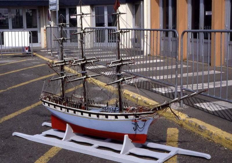 maquette ex-voto n°2 d'un bateau de pêche dit le Saint-Nicolas