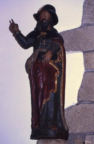 statue : Saint levant le bras droit