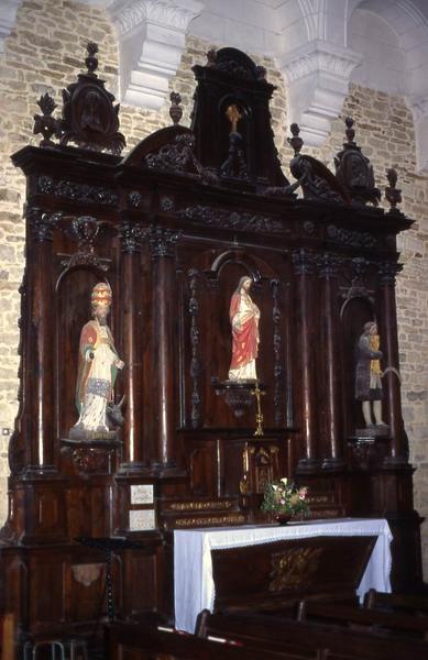 autel latéral sud, et trois statues : Saint cornély, Saint Isidore et Sacré-Coeur - © Monuments historiques