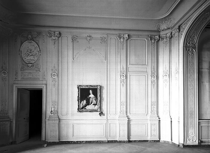 Chambre du Maréchal de Saxe : mur face à la cheminée