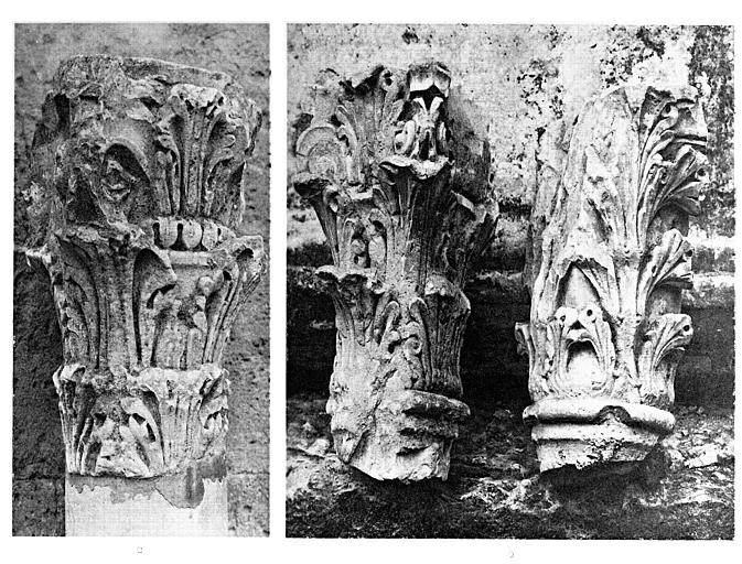 Fragments de sculptures : A. chapiteau à feuilles d'acanthe, B. idem