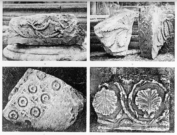 Fragments de sculptures : A. épaisseur, B. vu de biais, C. partie inférieure de charpente (supposée), décoration de rosettes, D. dalle sculptée