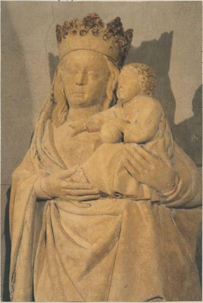 statue : Vierge à l'Enfant (vue rapprochée)