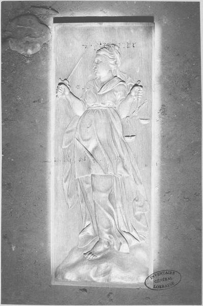 bas-relief : la justice